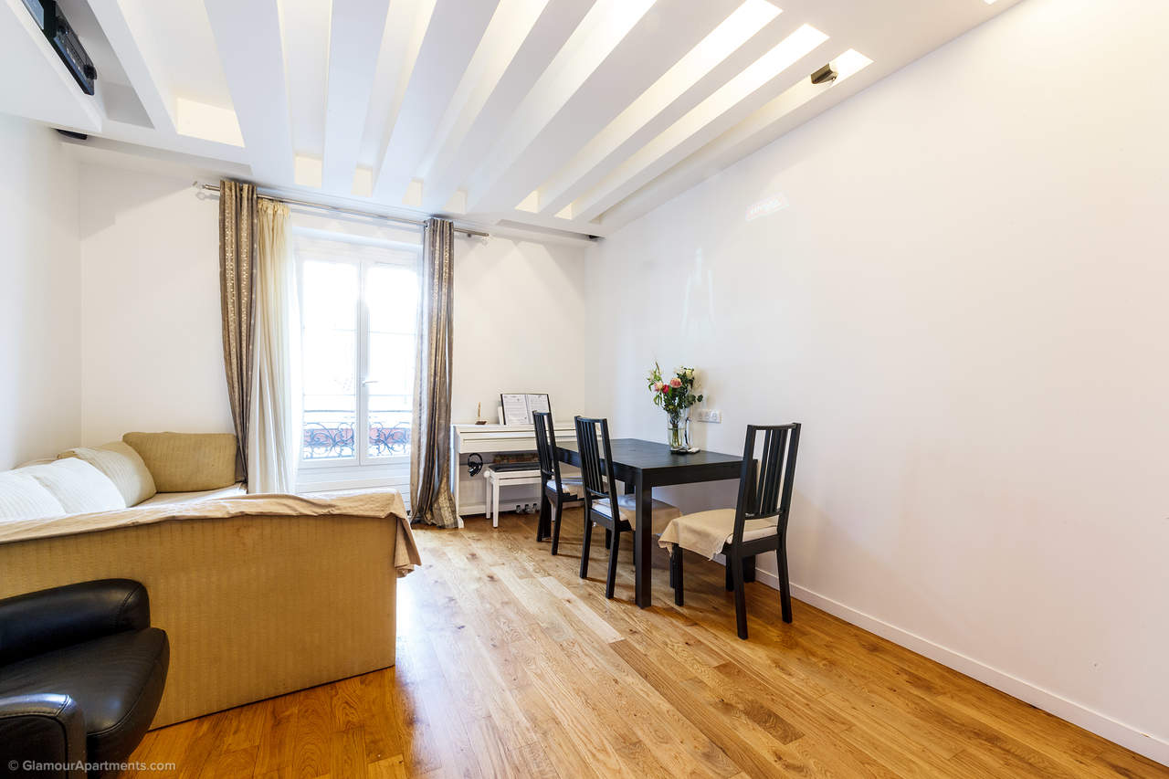 Comfort on Rue de Tocqueville