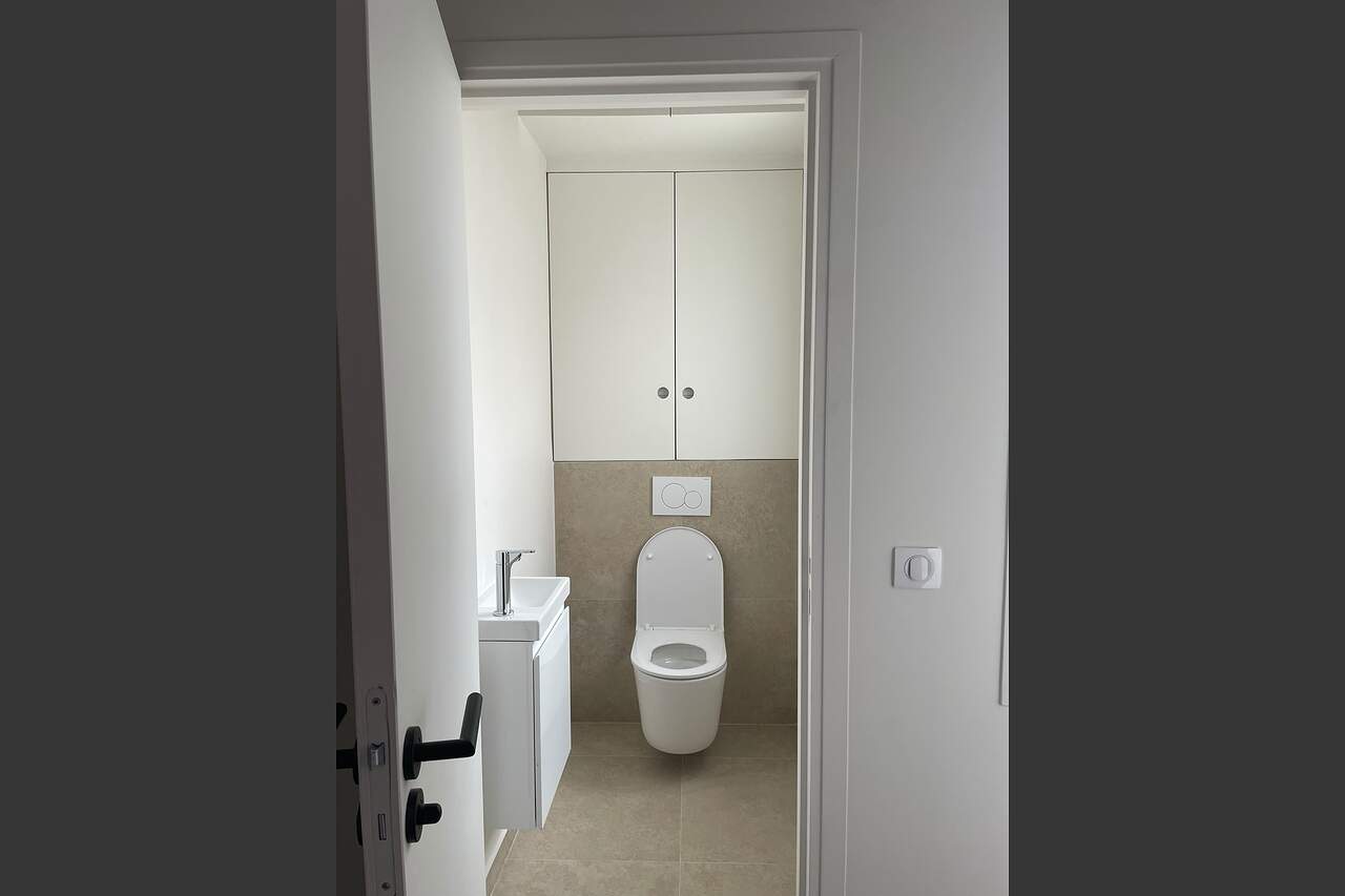 Toilet 1