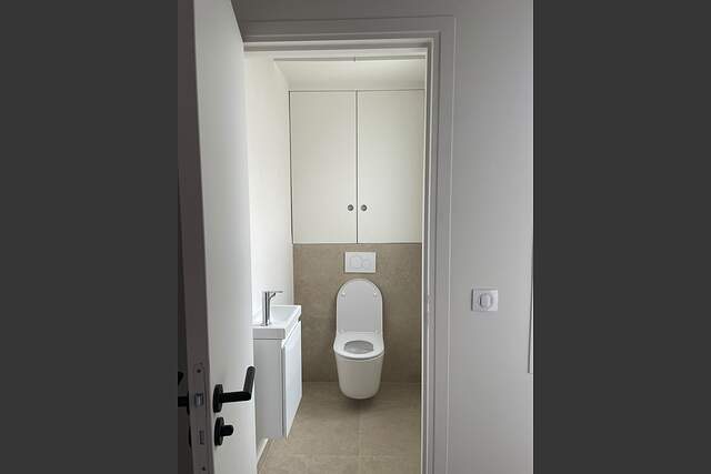 Toilet 1