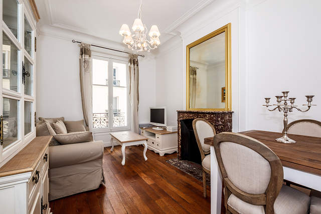 The living room of the apartment space of light on avenue Poincare